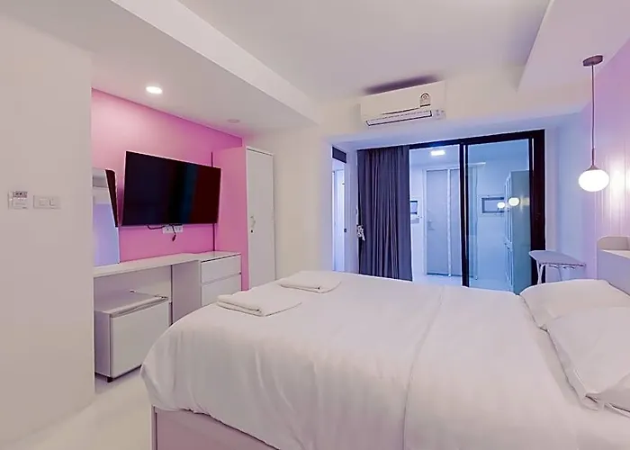 24 Degree & Hotel 2*